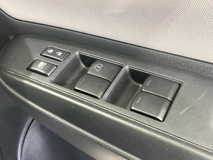 2019 Nissan Note DAA-HE12 (UW-6a111a340a6cd)[25]