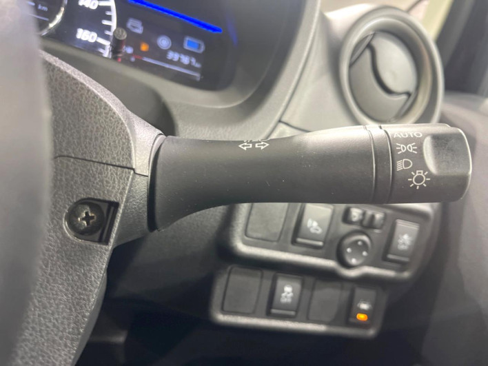 2019 Nissan Note DAA-HE12 (UW-6a111a340a6cd)[29]