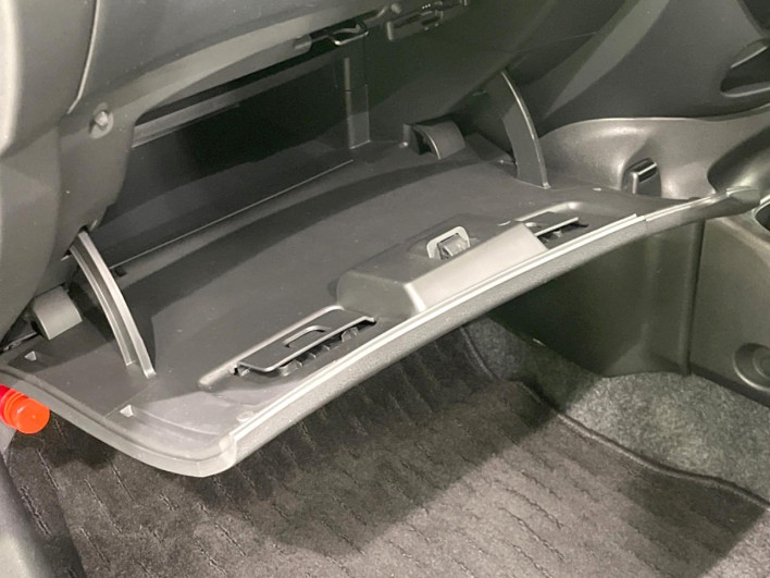 2019 Nissan Note DAA-HE12 (UW-6a111a340a6cd)[9]
