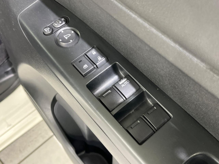 2014 Honda N-BOX CUSTOM DBA-JF1 (UW-6a111a51d1861)[27]