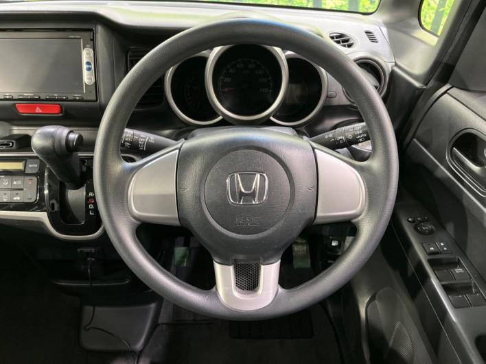 2014 Honda N-BOX CUSTOM DBA-JF1 (UW-6a111a51d1861)[25]