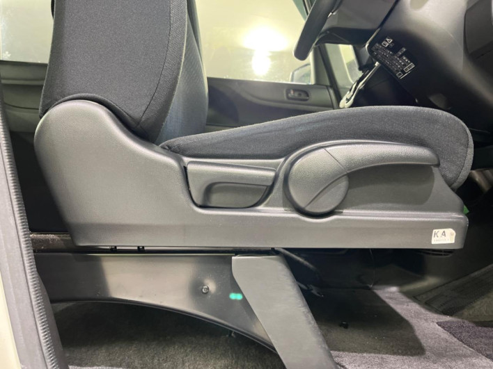 2014 Honda N-BOX CUSTOM DBA-JF1 (UW-6a111a51d1861)[28]