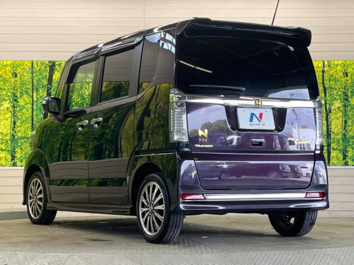 2016 Honda N-BOX CUSTOM DBA-JF1 (UW-6a111a552a220)[11]