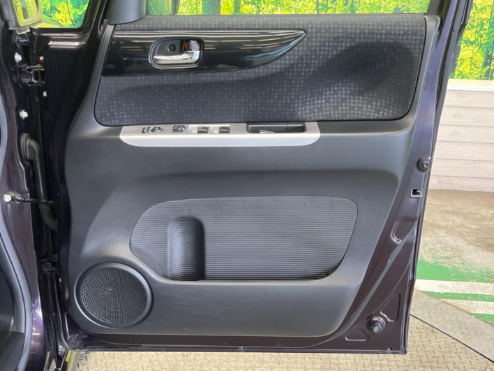 2016 Honda N-BOX CUSTOM DBA-JF1 (UW-6a111a552a220)[26]
