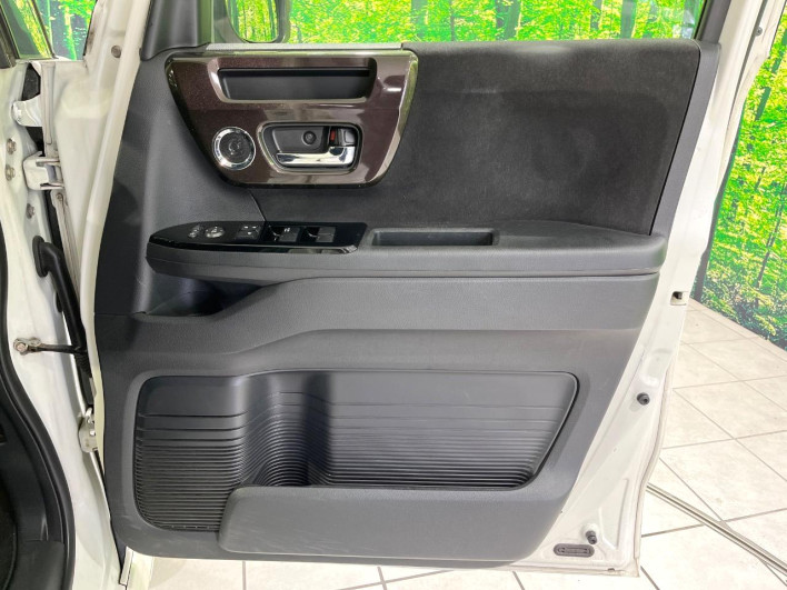 2018 Honda N-BOX CUSTOM DBA-JF3 (UW-6a111a580b6fe)[29]