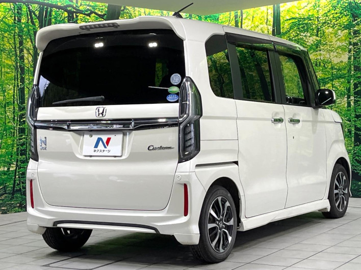2018 Honda N-BOX CUSTOM DBA-JF3 (UW-6a111a580b6fe)[17]