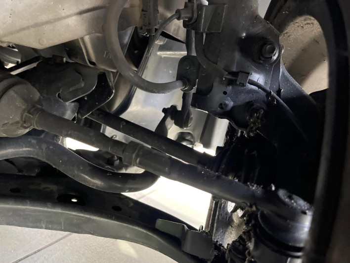 2018 Honda N-BOX CUSTOM DBA-JF3 (UW-6a111a580b6fe)[27]
