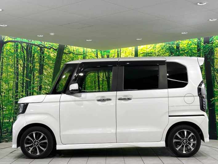 2019 Honda N-BOX CUSTOM DBA-JF3 (UW-6a111a5a9f8e1)[8]