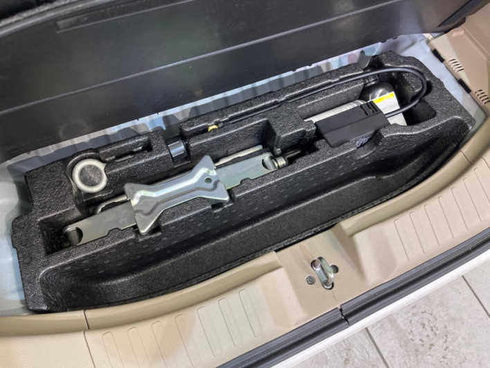 2018 Honda N-BOX DBA-JF3 (UW-6a111a5cd6e5d)[14]