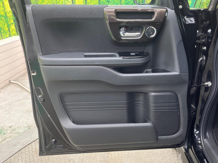 2018 Honda N-BOX CUSTOM DBA-JF3 (UW-6a111a5d3d863)[21]
