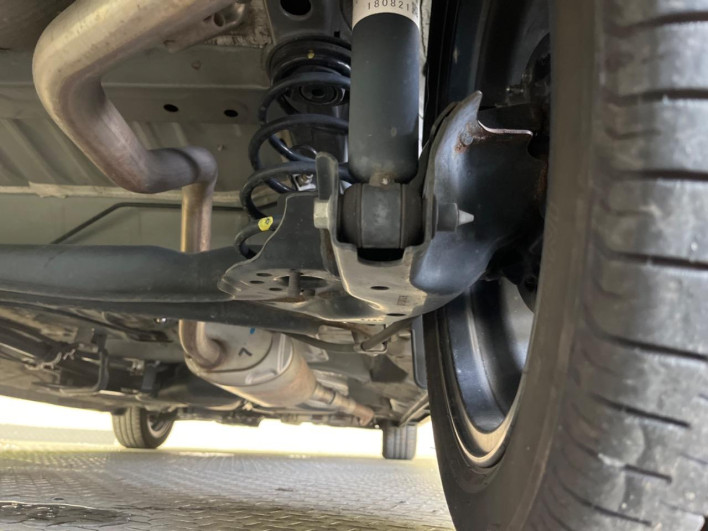 2018 Honda N-BOX CUSTOM DBA-JF3 (UW-6a111a5d3d863)[16]