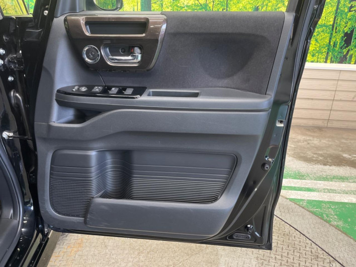 2018 Honda N-BOX CUSTOM DBA-JF3 (UW-6a111a5d3d863)[23]
