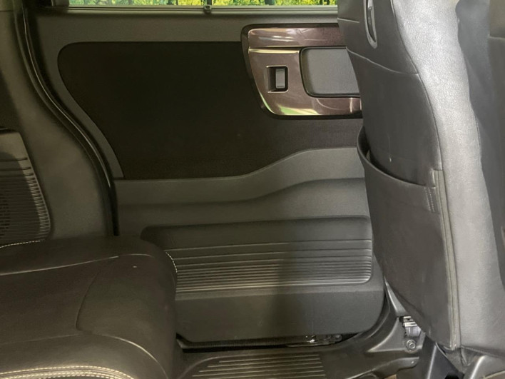 2018 Honda N-BOX CUSTOM DBA-JF3 (UW-6a111a5d3d863)[25]