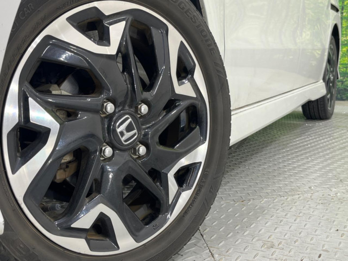 2019 Honda N-BOX CUSTOM DBA-JF3 (UW-6a111a5ee2740)[4]