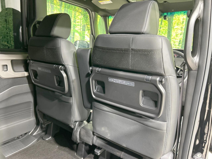 2022 Honda N-BOX CUSTOM 6BA-JF3 (UW-6a111a6072e33)[28]