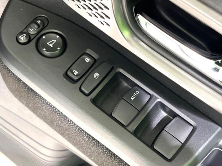 2024 Honda N-BOX CUSTOM 6BA-JF5 (UW-6a111a67e1592)[13]