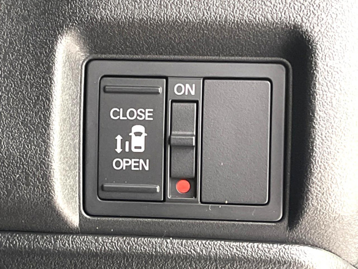 2024 Honda N-BOX CUSTOM 6BA-JF5 (UW-6a111a67e1592)[7]