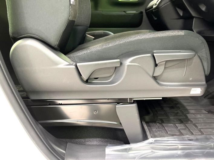 2024 Honda N-BOX CUSTOM 6BA-JF5 (UW-6a111a67e1592)[12]