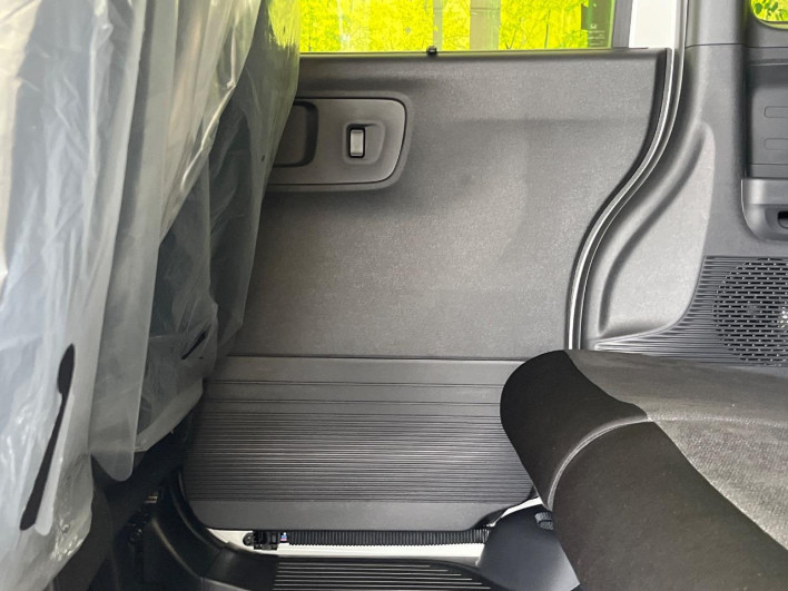 2026 Honda N-BOX CUSTOM 6BA-JF5 (UW-6a111a6e8d2d1)[28]