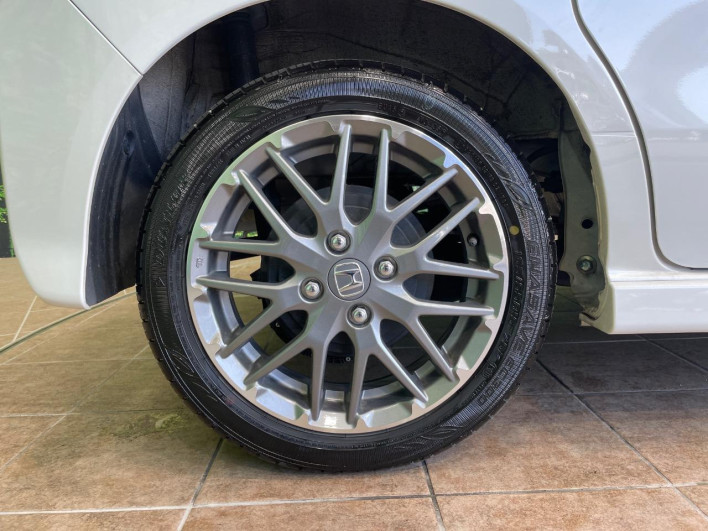 2025 Honda N-BOX CUSTOM 6BA-JF5 (UW-6a111a705b2b3)[24]