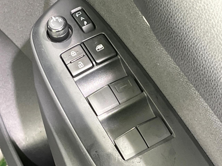 2021 Toyota Yaris 5BA-KSP210 (UW-6a111a8b10372)[14]