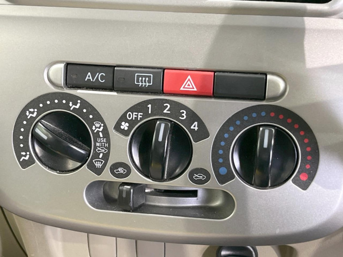 2011 Daihatsu Tanto DBA-L375S (UW-6a111a8c72c5d)[29]