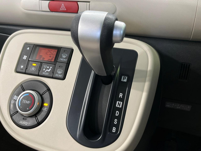 2015 Daihatsu Mira Cocoa DBA-L675S (UW-6a111a8ea8b01)[10]
