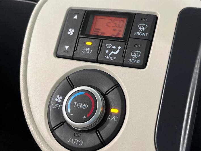 2015 Daihatsu Mira Cocoa DBA-L675S (UW-6a111a8ea8b01)[5]