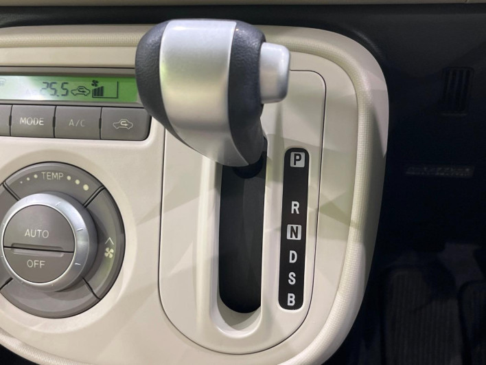 2013 Daihatsu Mira Cocoa DBA-L685S (UW-6a111a8ebefee)[19]