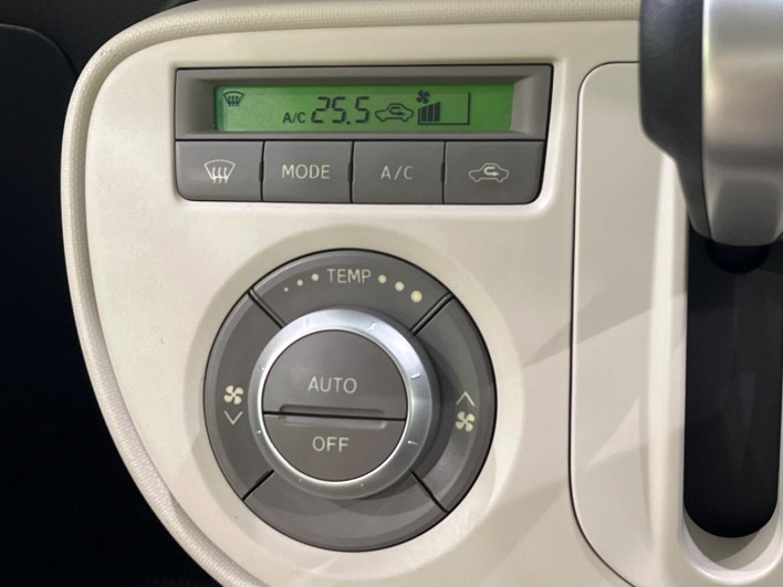 2013 Daihatsu Mira Cocoa DBA-L685S (UW-6a111a8ebefee)[15]