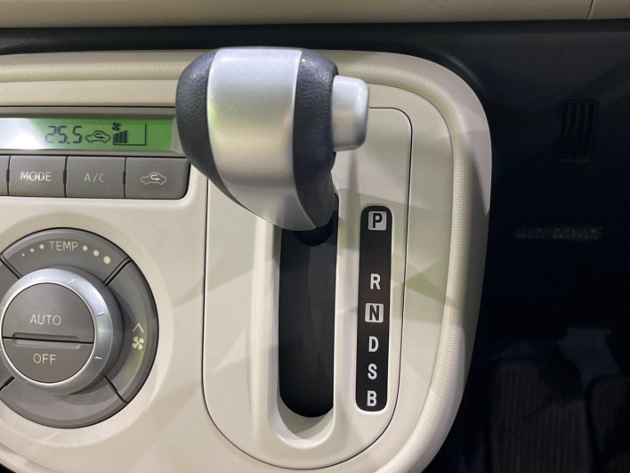 2013 Daihatsu Mira Cocoa DBA-L685S (UW-6a111a8ebefee)[16]