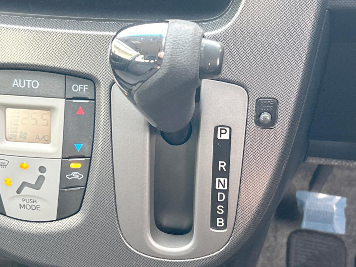 2014 Subaru Stella DBA-LA100F (UW-6a111a8ef00f5)[19]