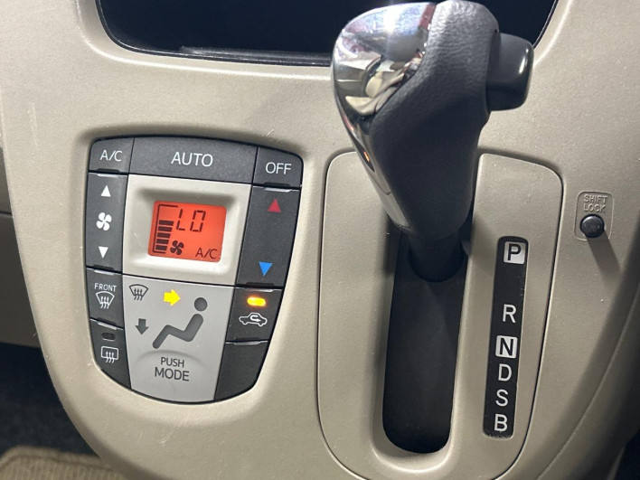 2014 Daihatsu Move DBA-LA100S (UW-6a111a91399cf)[17]