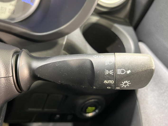 2015 Daihatsu Cast DBA-LA250S (UW-6a111a936110c)[22]