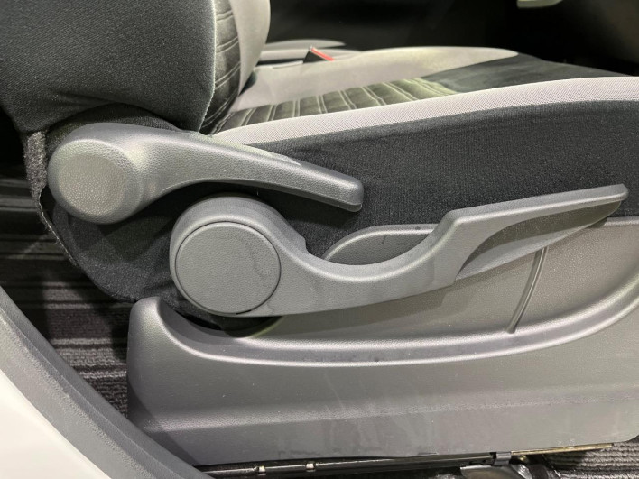2019 Daihatsu Cast DBA-LA260S (UW-6a111a95d1398)[24]