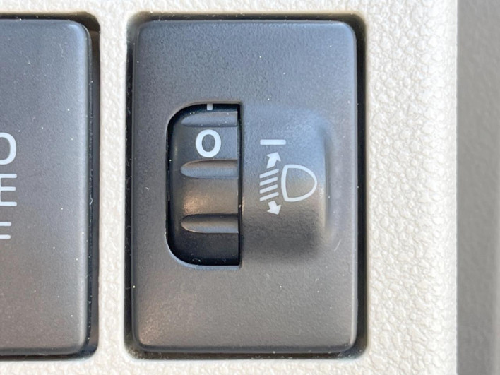 2013 Daihatsu Tanto DBA-LA600S (UW-6a111a9c6a656)[28]
