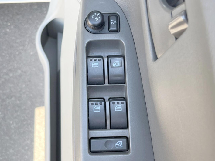 2013 Daihatsu Tanto DBA-LA600S (UW-6a111a9c6a656)[21]