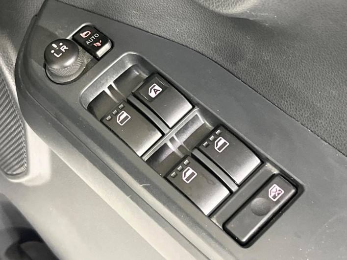 2018 Daihatsu Wake DBA-LA700S (UW-6a111aa781a32)[22]