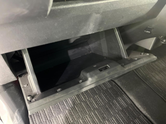 2018 Daihatsu Wake DBA-LA700S (UW-6a111aa781a32)[24]