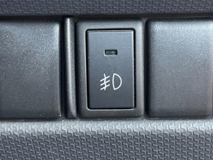 2013 Mitsubishi Delica D:2 DBA-MB15S (UW-6a111ac9a6879)[28]