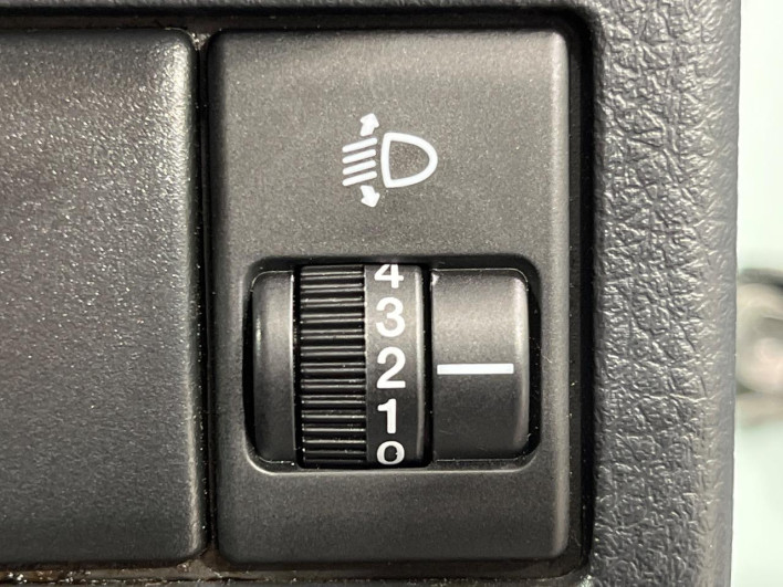 2011 Nissan Moco DBA-MG33S (UW-6a111acbc375a)[15]