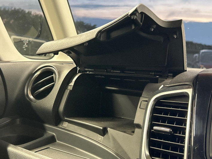2013 Suzuki Spacia Custom DBA-MK32S (UW-6a111ad2cb306)[17]