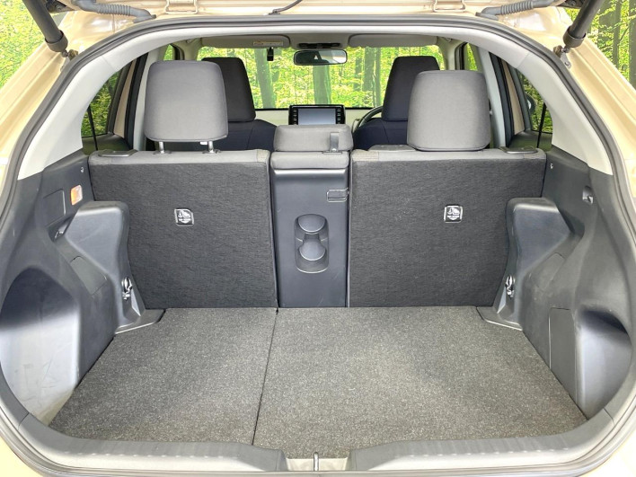 2020 Toyota Yaris Cross 5BA-MXPB10 (UW-6a111aff70cbb)[26]