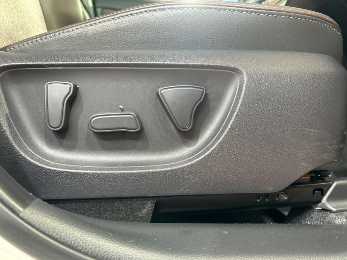 2020 Toyota Yaris Cross 5BA-MXPB10 (UW-6a111b006e380)[20]