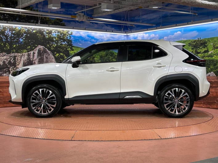 2020 Toyota Yaris Cross 5BA-MXPB10 (UW-6a111b006e380)[12]