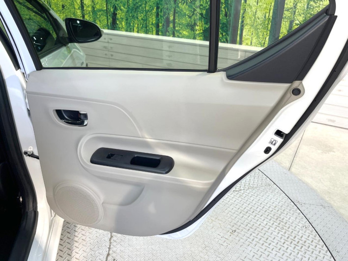 2012 Toyota Aqua DAA-NHP10 (UW-6a111b24d4566)[23]