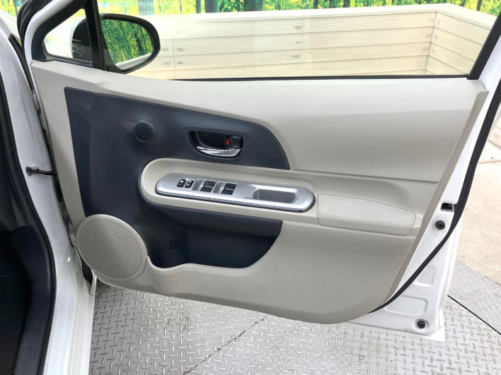 2012 Toyota Aqua DAA-NHP10 (UW-6a111b24d4566)[22]