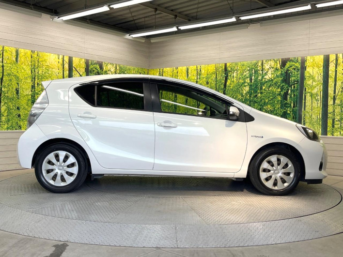 2012 Toyota Aqua DAA-NHP10 (UW-6a111b24d4566)[9]