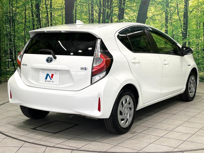 2017 Toyota Aqua DAA-NHP10 (UW-6a111b27d5469)[7]