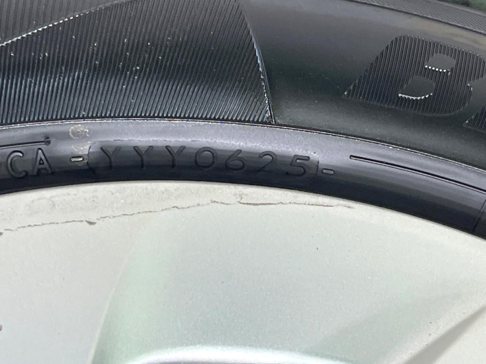 2017 Toyota Aqua DAA-NHP10 (UW-6a111b27d5469)[17]